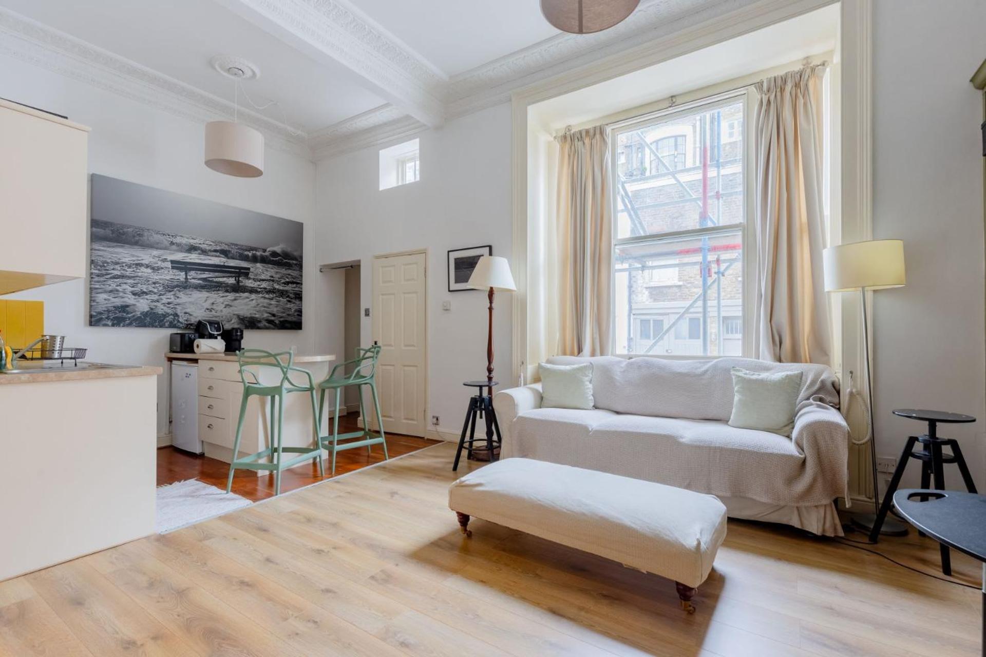 Charming Mezzanine Heart Of Paddington Londres